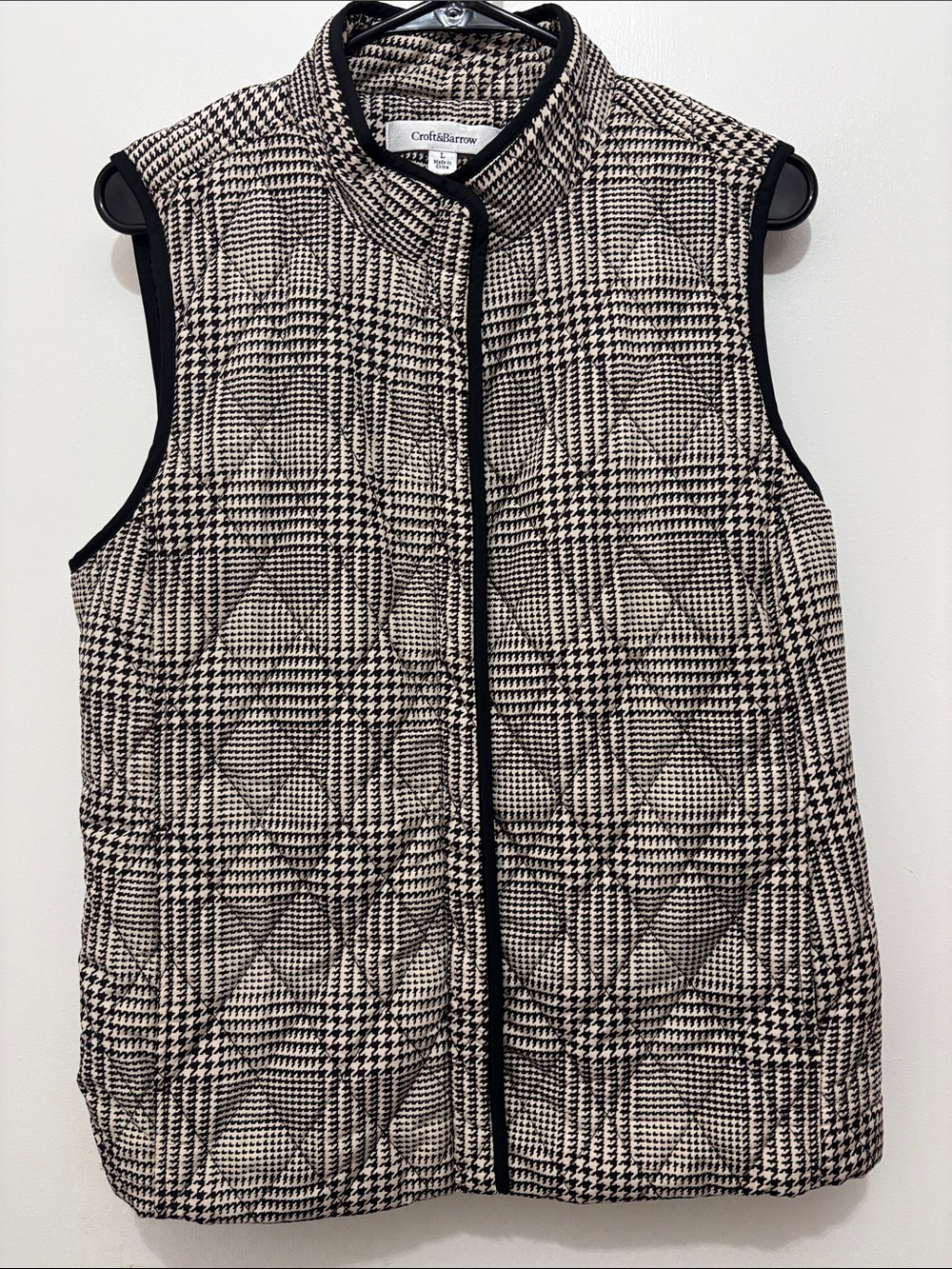 croft & barrow Black and Cream Quilted Plaid Vest Sz L